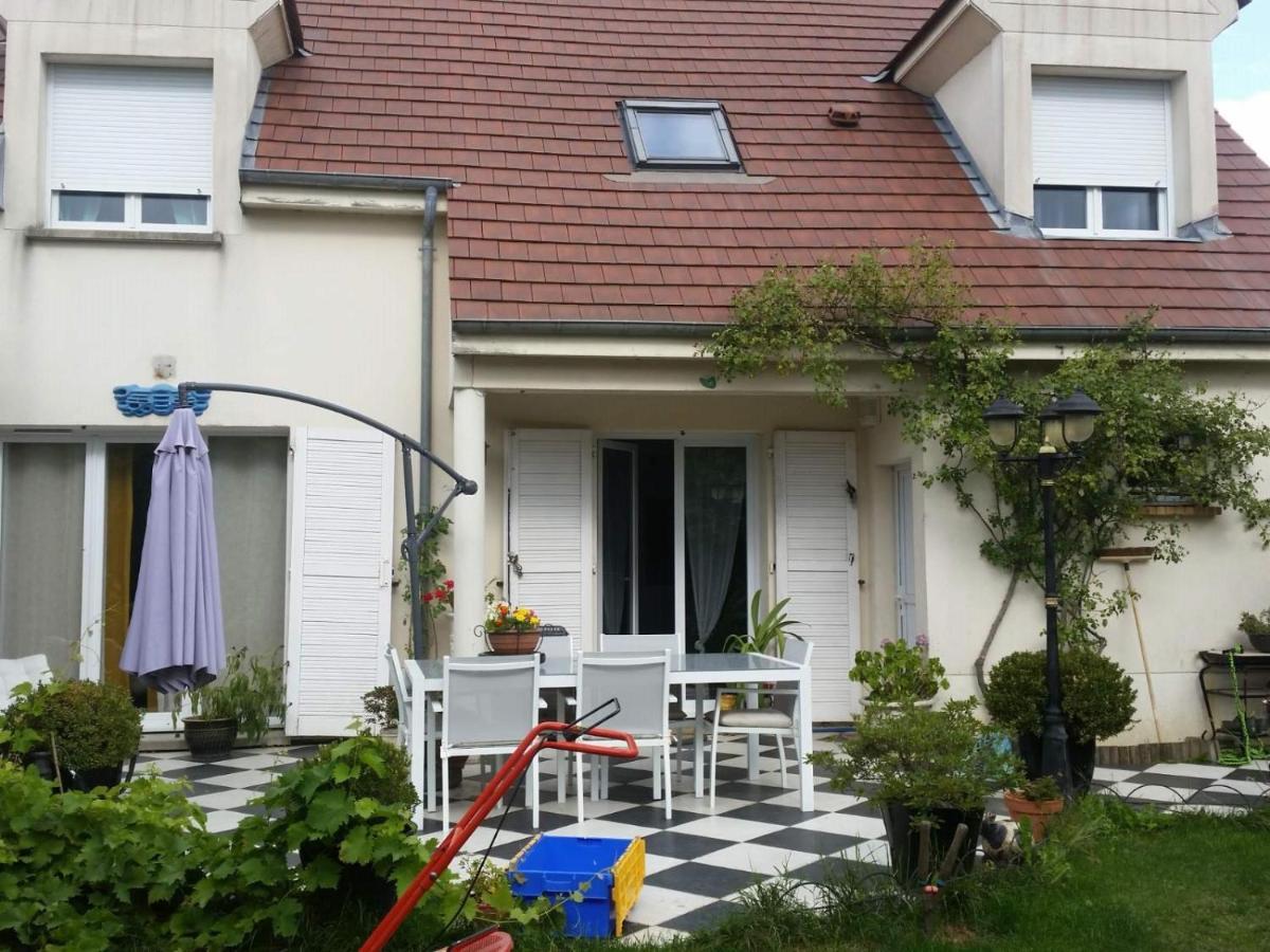 Hello Disneyland Paris Bussy-Saint-Georges Exterior foto
